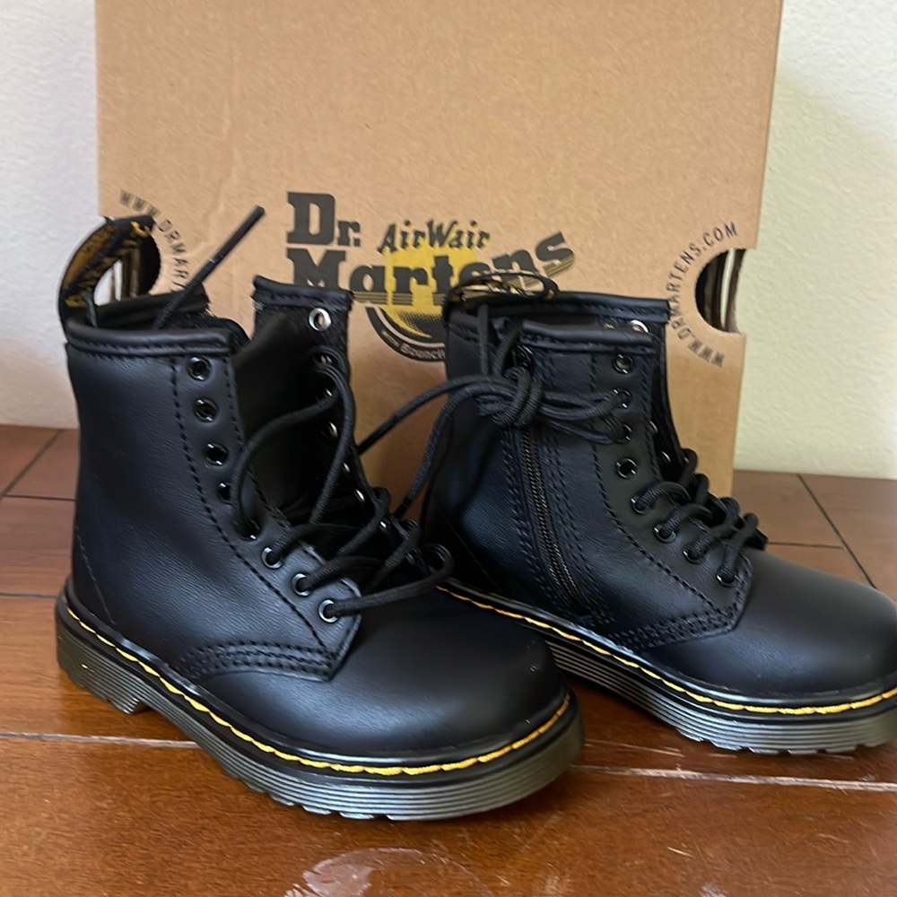 Brand new! Girls toddler size 6!!